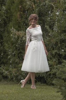 Robe de mariée nature avec décoration dentelle v col profonde ligne a longueur mollet