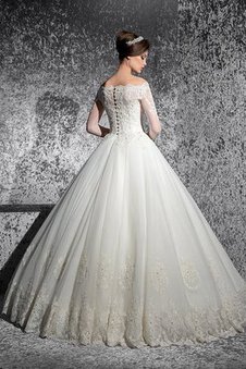 Robe de mariée distinguee intemporel plissé epaule nue avec manche longue