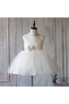 Robe de cortège enfant plissage naturel en tulle de longueur à genou de lotus