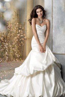 Robe de mariée distinguee asymétrique col en forme de cœur manche nulle de mode de bal