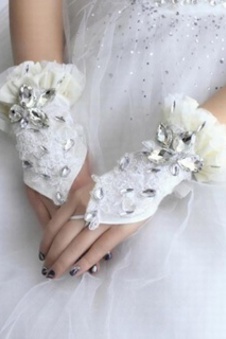Dentelle de luxe avec des gants crystal white mariée passionnant