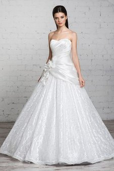 Robe de mariée longue avec décoration dentelle col en forme de cœur a-ligne en satin