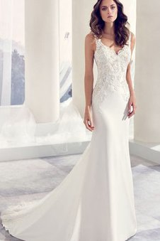 Robe de mariée romantique plissage distinguee brodé longueur au ras du sol