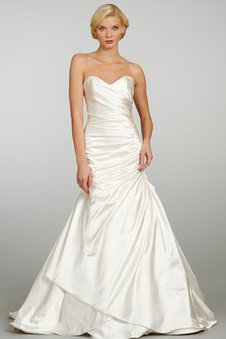 Robe de mariée naturel ruché en satin ligne a asymétrique