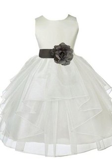 Robe de cortège enfant manche nulle fermeutre eclair en tulle avec fleurs avec gradins