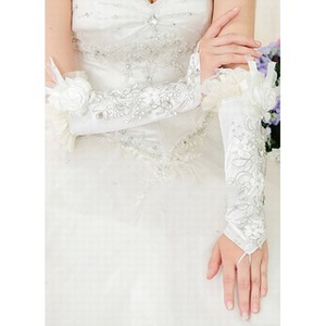 Énergique satin fleur 3d blanc chic | gants de mariée modernes