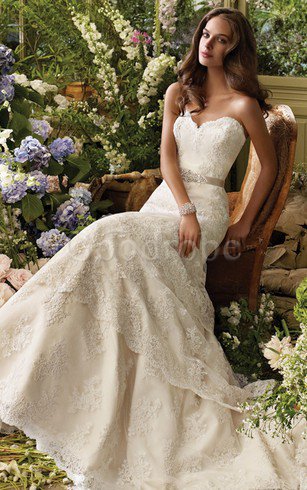 Robe de mariée delicat romantique avec gradins avec ruban de traîne courte