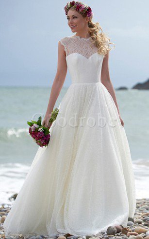 Robe de mariée plissé au niveau de cou avec bouton en plage elevé