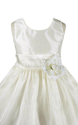 Robe de cortège enfant avec fleurs encolure ronde avec sans manches a-ligne