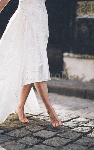 Robe de mariée appliques ligne a avec perle de traîne courte en dentelle