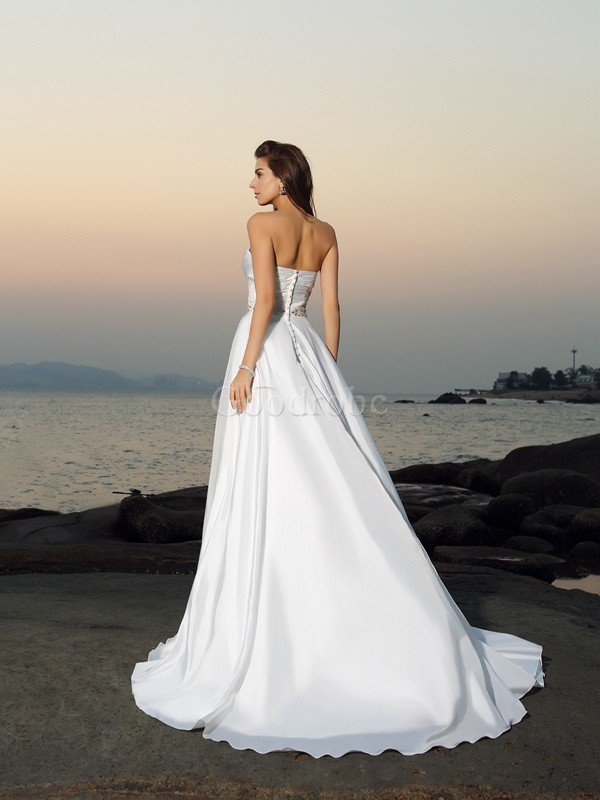 Robe de mariée longue de col en cœur avec sans manches en plage ligne a