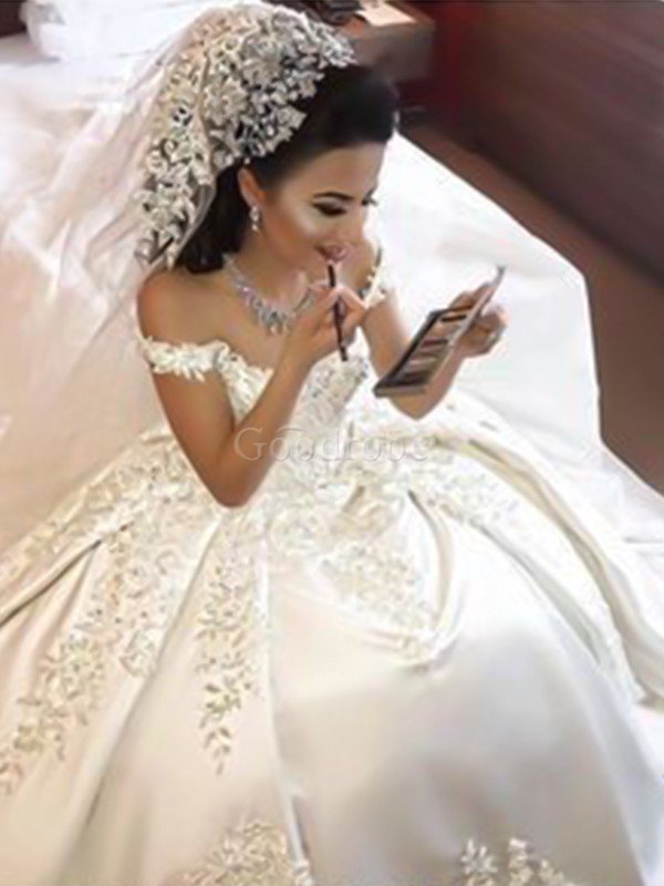 Robe de mariée enchanteur en satin manche nulle de mode de bal de traîne courte