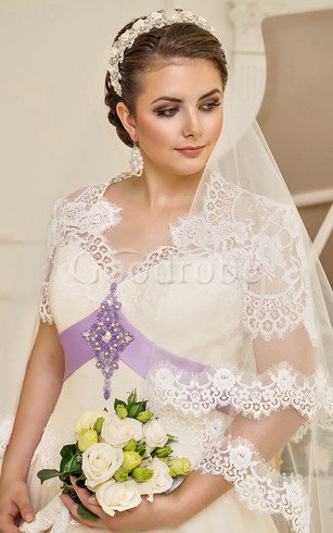 Robe de mariée naturel modeste de col en v a-ligne avec décoration dentelle