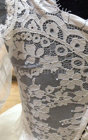 Robe de mariée modeste plissage avec manche longue cordon appliques