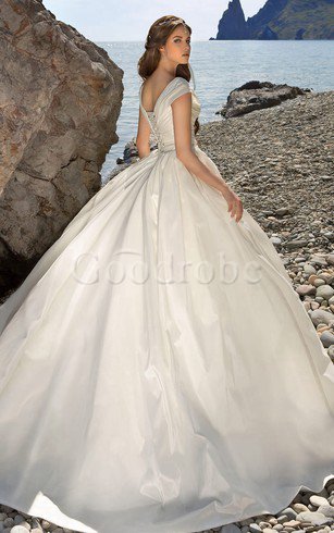 Robe de mariée longue vintage en plage avec manche épeules enveloppants ruché