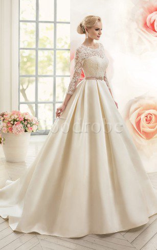 Robe de mariée vintage elégant de mode de bal en dentelle decoration en fleur