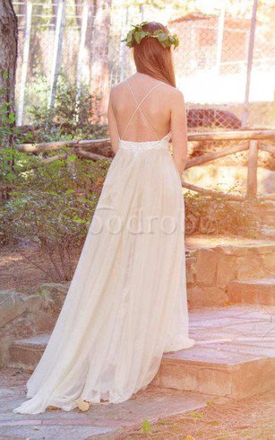 Robe de mariée nature avec perle longueur au ras du sol textile en tulle ligne a