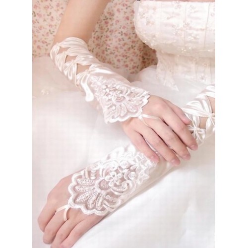 Pétillant satin ourlet de dentelle ivoire élégantes | gants de mariée modestes