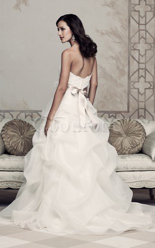 Robe de mariée naturel en tout plein air avec fronce a salle intérieure dans l'eglise