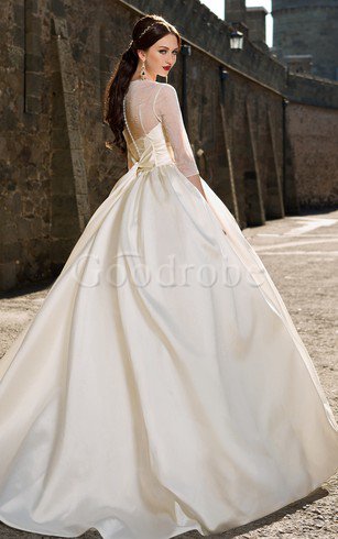 Robe de mariée romantique avec bouton ruché de traîne courte de mode de bal