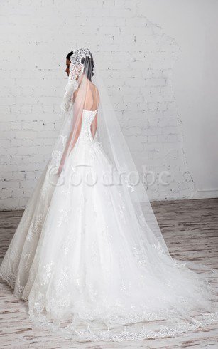 Robe de mariée longue en tulle a-ligne de col en cœur jusqu'au sol