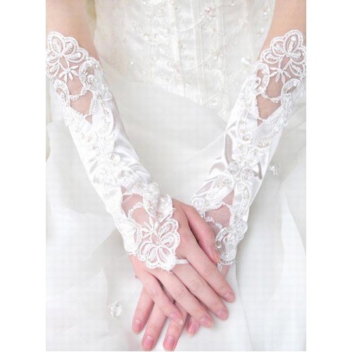 Pétillant satin blanc avec applications gants de mariée modestes