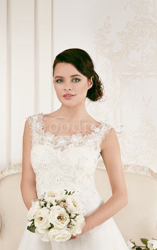 Robe de mariée naturel a-ligne boutonné avec fleurs decoration en fleur