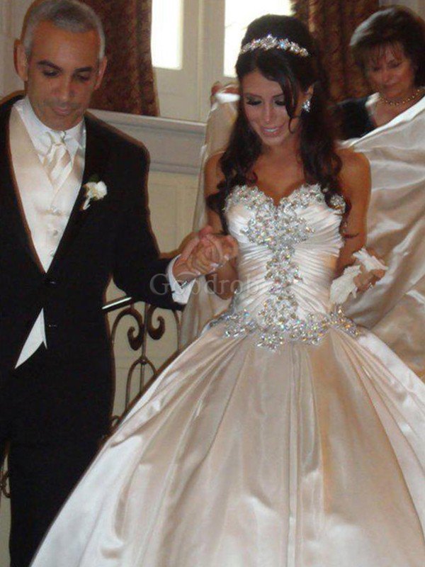 Robe de mariée en taffetas de col en cœur avec lacets fascinant de mode de bal