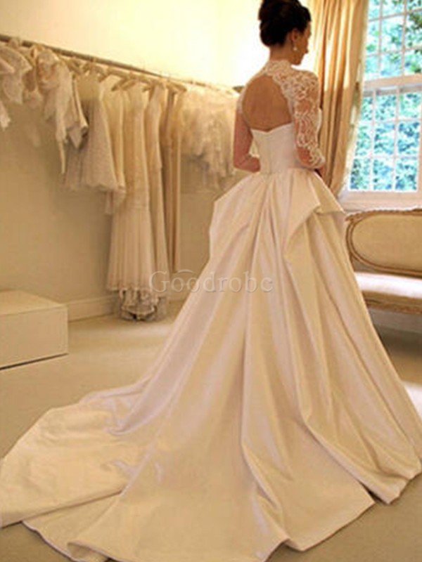 Robe de mariée en organza de col haut encolure en carré distinctif en satin