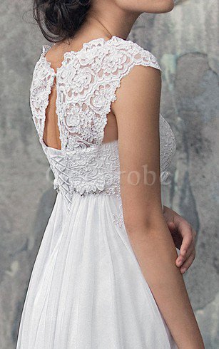 Robe de mariée nature plissé avec manche courte avec perle decoration en fleur