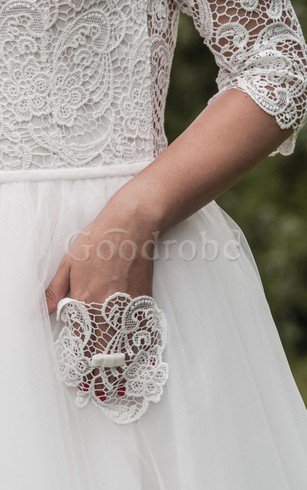 Robe de mariée nature avec décoration dentelle v col profonde ligne a longueur mollet