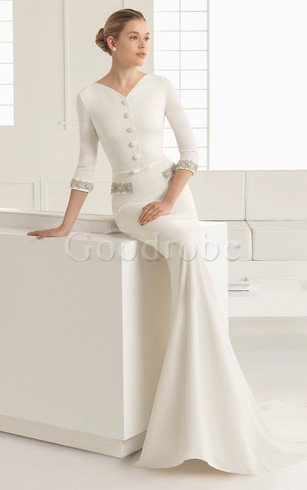 Robe de mariée intemporel majestueux en chiffon en salle avec perle