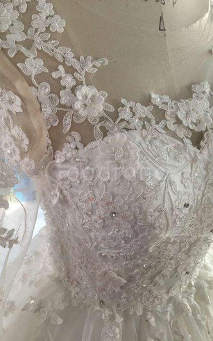 Robe de mariée delicat brillant de traîne mi-longue avec bouton ligne a