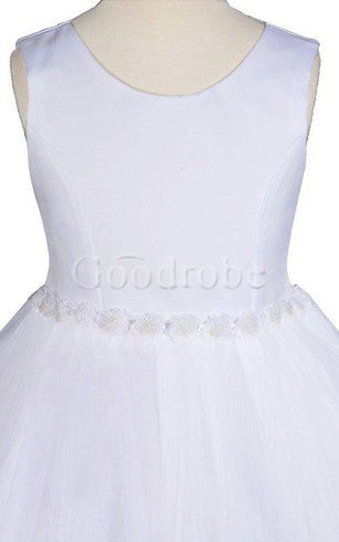 Robe de cortège enfant ligne a manche nulle encolure ronde textile en tulle avec fleurs