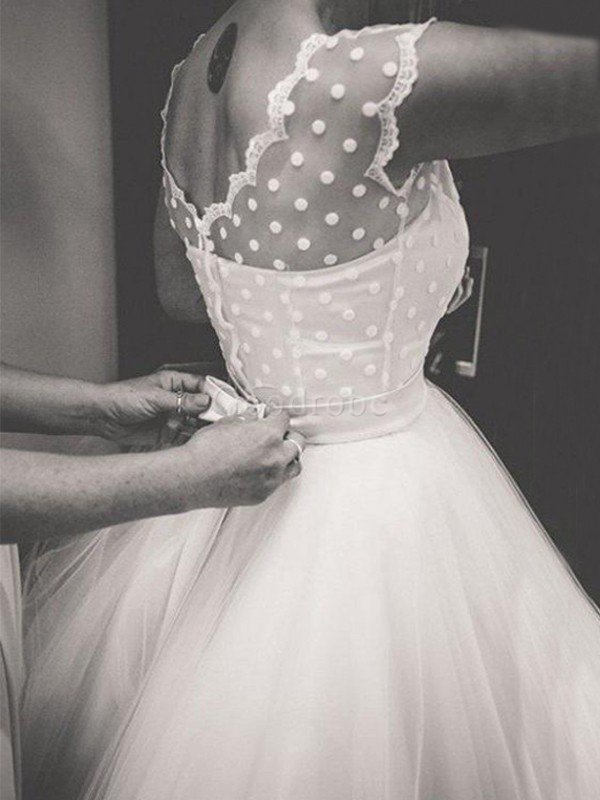 Robe de mariée au niveau de genou fait main col ras du cou de mode de bal en tulle